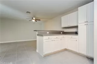 Photo #5: 2042991 Listing