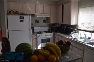 Photo #4: 2043372 Listing