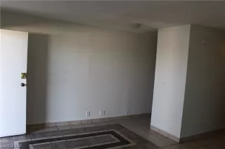 Photo #2: 2043559 Listing 