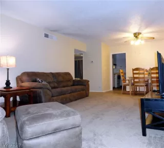 Photo #6: 2043626 Listing