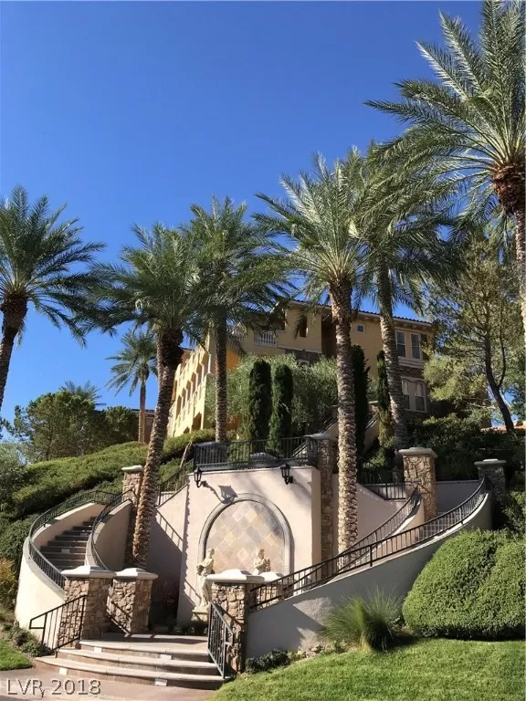 MLS: 2043649 Condo For Sale