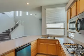 Photo #5: 2043711 Listing 