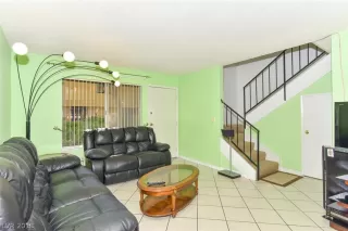 Photo #2: 2043897 Listing