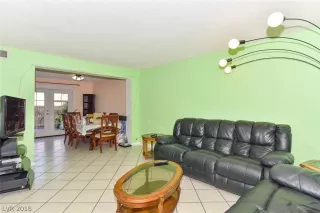 Photo #3: 2043897 Listing