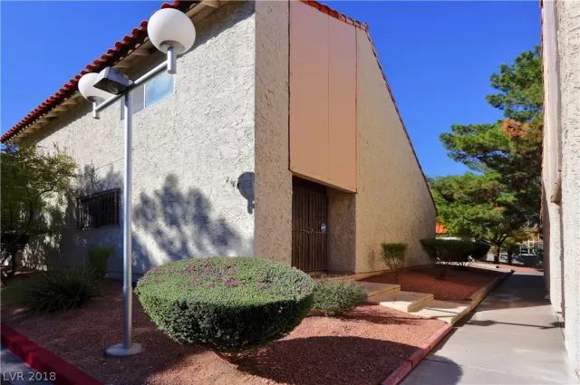 MLS: 2044024 Condo For Sale