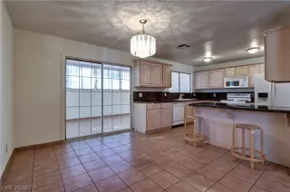 Photo #3: 2044024 Listing 