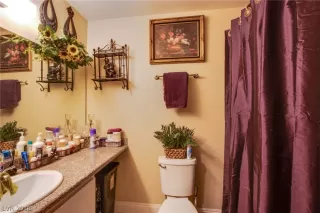 Photo #4: 2044031 Listing