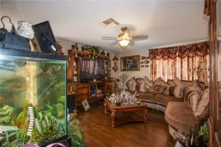 Photo #5: 2044031 Listing