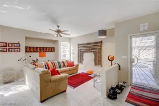 Photo #5: 2044056 Listing