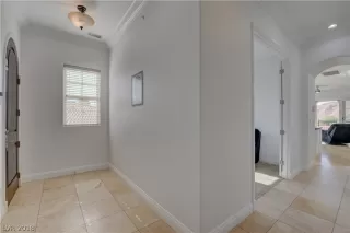 Photo #2: 2044069 Listing