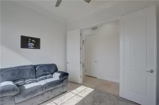 Photo #4: 2044069 Listing