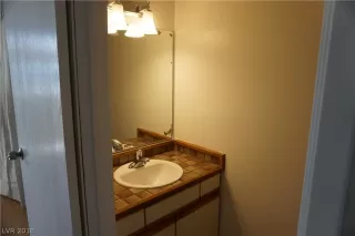 Photo #5: 2044188 Listing 