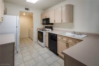 Photo #5: 2044228 Listing 