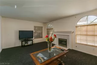 Photo #5: 2044430 Listing