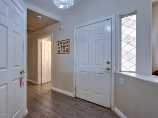 Photo #3: 2044433 Listing