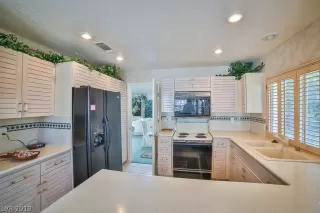 Photo #5: 2044840 Listing 
