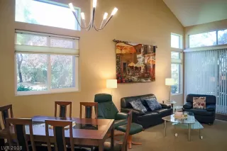 Photo #3: 2044903 Listing