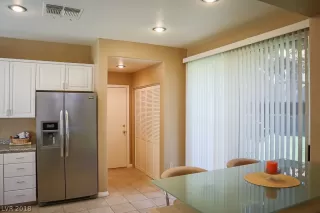 Photo #5: 2044903 Listing