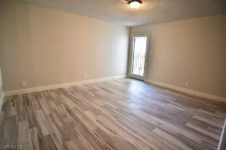 Photo #1: 2044908 Listing 