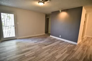 Photo #2: 2044908 Listing 