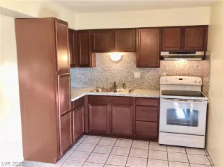 Photo #5: 2045390 Listing