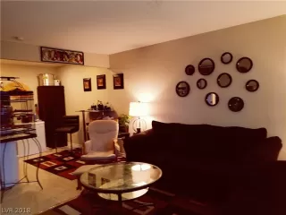 Photo #3: 2045401 Listing