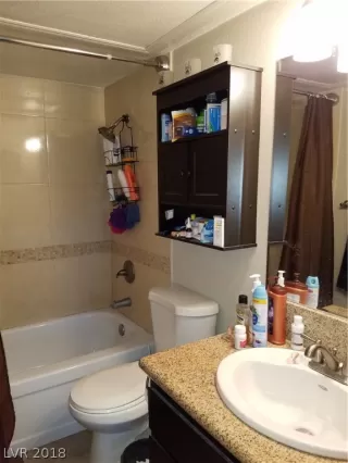 Photo #5: 2045401 Listing