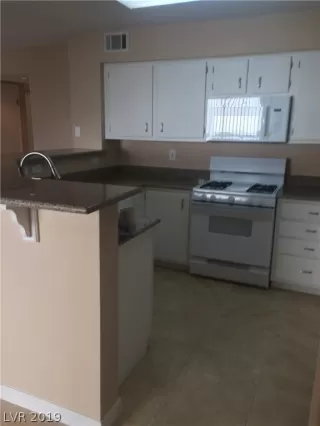 Photo #6: 2045717 Listing 