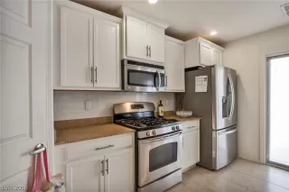 Photo #1: 2045860 Listing