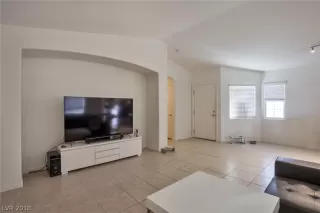 Photo #5: 2045860 Listing