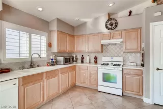 Photo #6: 2045868 Listing