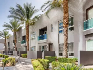 Photo #2: 2045977 Listing