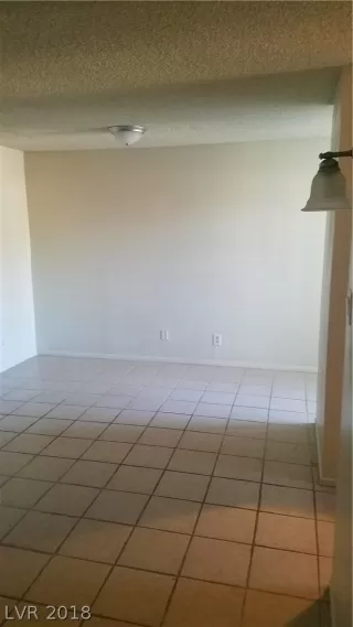 Photo #5: 2046178 Listing 