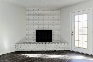 Photo #6: 2046381 Listing