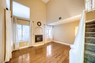 Photo #4: 2046405 Listing