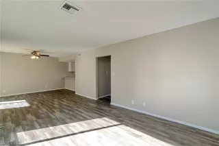 Photo #4: 2046522 Listing 