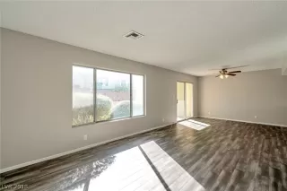 Photo #5: 2046522 Listing 