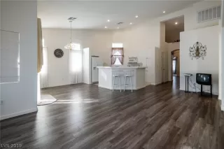 Photo #1: 2046653 Listing