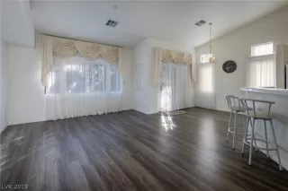 Photo #4: 2046653 Listing