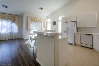 Photo #5: 2046653 Listing