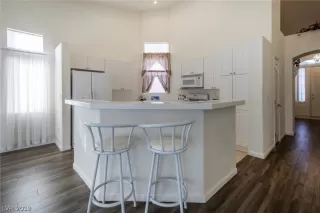 Photo #6: 2046653 Listing