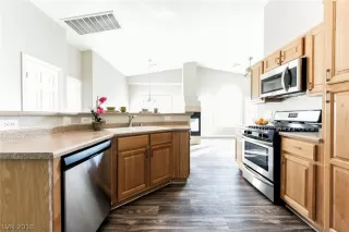 Photo #5: 2046888 Listing 