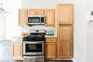 Photo #6: 2046888 Listing 