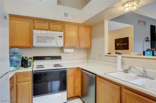 Photo #6: 2046948 Listing
