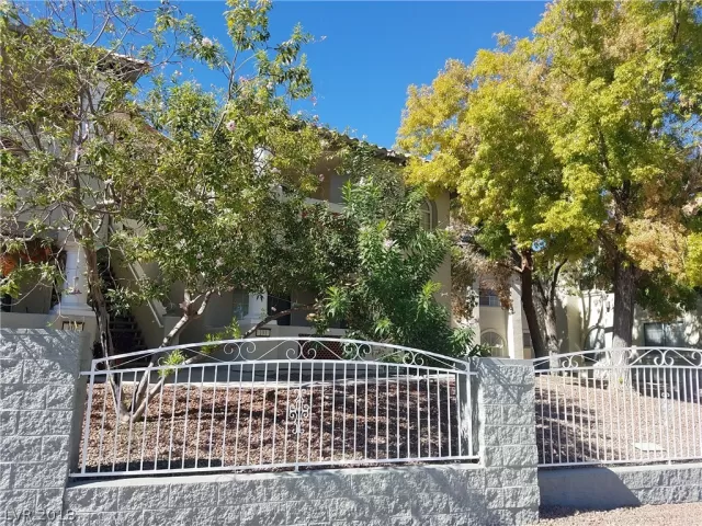 MLS: 2047043 Condo For Sale