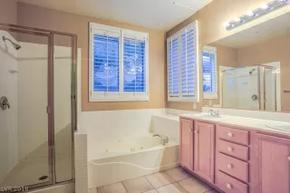 Photo #4: 2047117 Listing