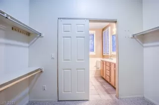 Photo #5: 2047117 Listing