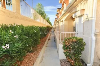 Photo #4: 2047184 Listing