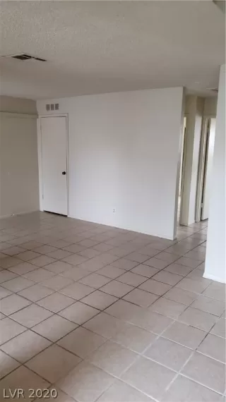 Photo #6: 2047248 Listing