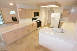 Photo #3: 2047418 Listing 